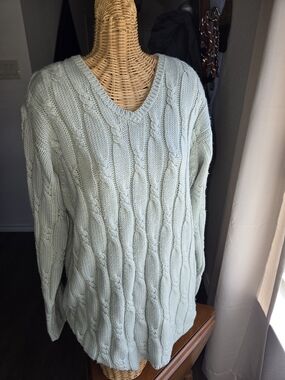 Women's Cable Knit V-Neck Sweater - Light Green